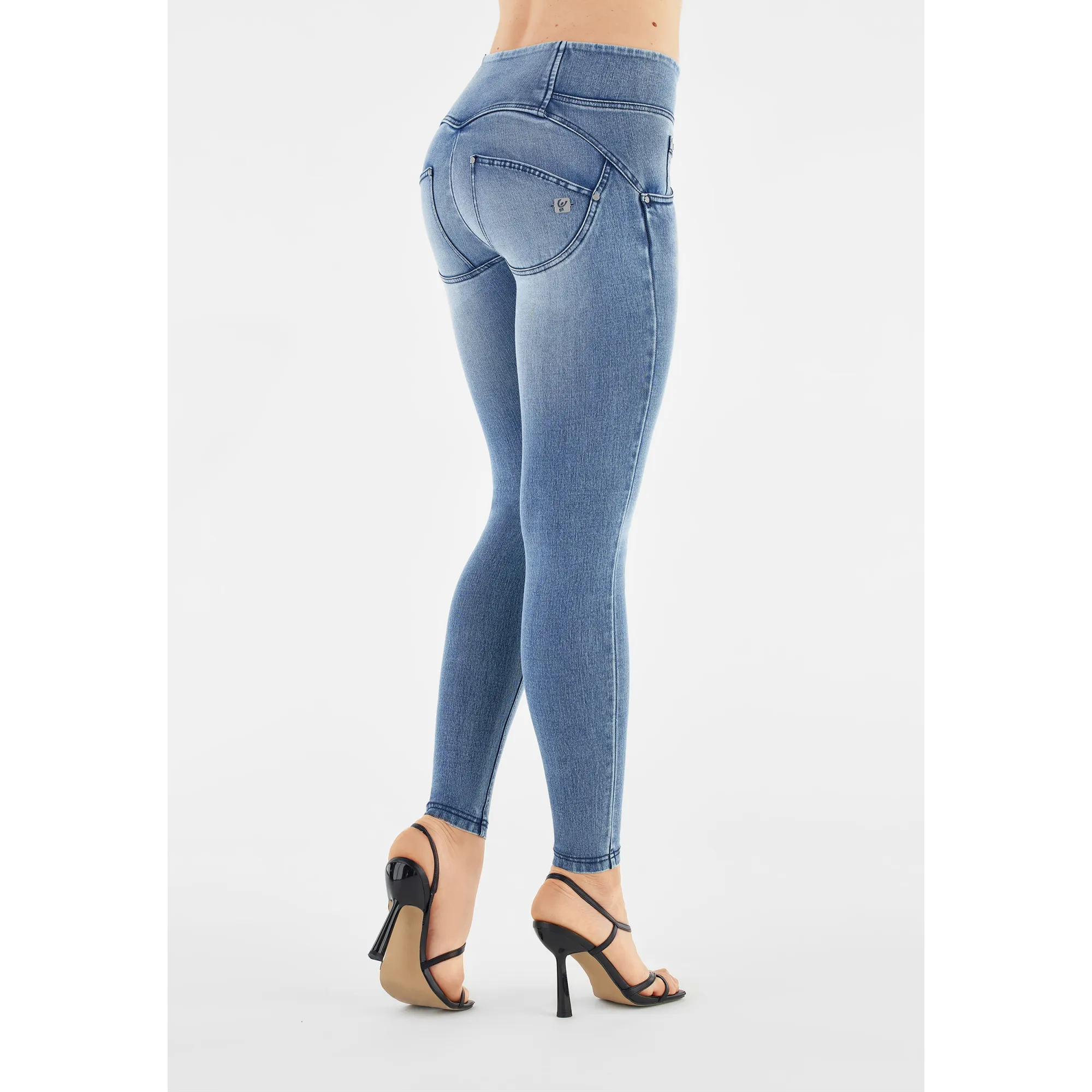 Freddy WR.UP® Snug Damen Push-Up Hose Damen Push-Up Jeans - Mid Waist Super Skinny - Used-Effect - Blau - Blaue Nähte - J109B