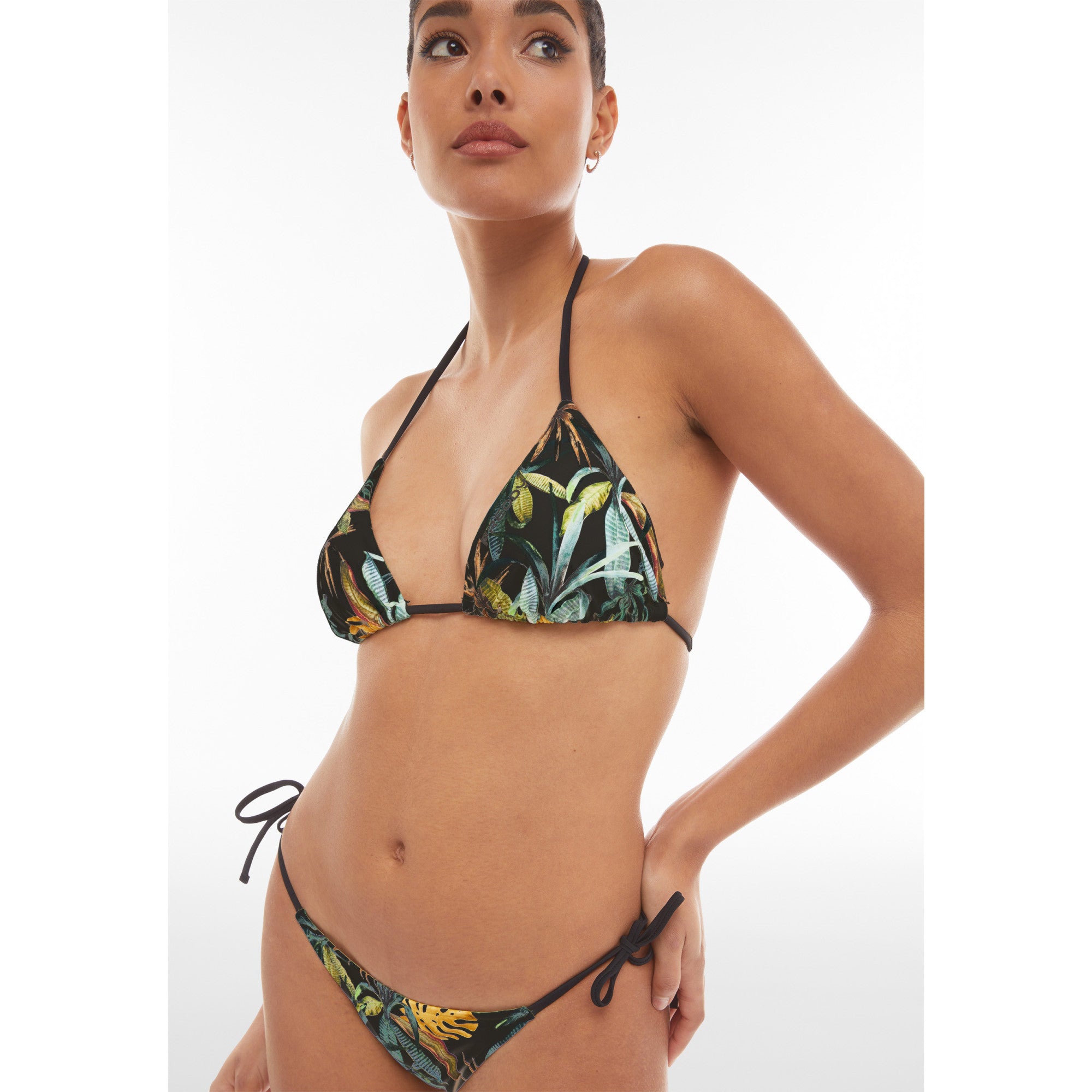 String-Bikinihose mit tropischem Blattmuster - BLACK