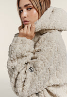 Hooded jacket in cable-knit sherpa fleece - Moonbeam
